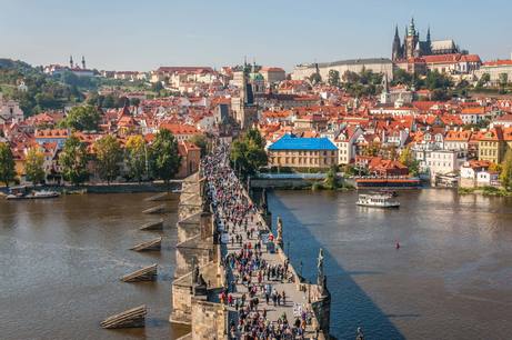 Fórum pražských senátorů - Fenomén krátkodobých pronájmů zprostředkovaných internetovými platformami – Nastal čas pro jeho regulaci?
